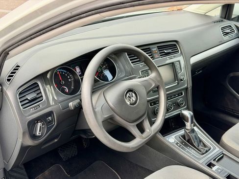 Used 2016 Volkswagen e-Golf SE w/ DC Fast Charging Package image 14