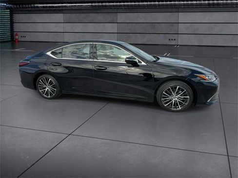 Certified 2024 Lexus ES 350 w/ Premium Package image 9