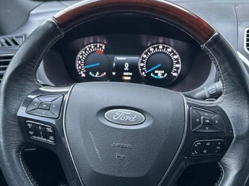 Used 2018 Ford Explorer Platinum image 13