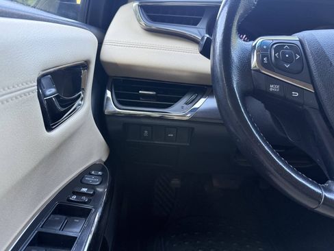 Used 2016 Toyota Avalon XLE FWD image 21