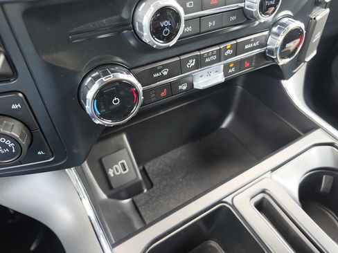 Used 2026 Ford F150 XLT w/ Equipment Group 302A MID AWD/4WD image 18