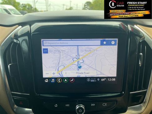 Used 2023 Chevrolet Traverse Premier FWD image 17