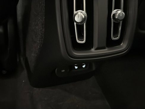 New 2026 Volvo XC40 B5 Plus w/ Climate Package image 28