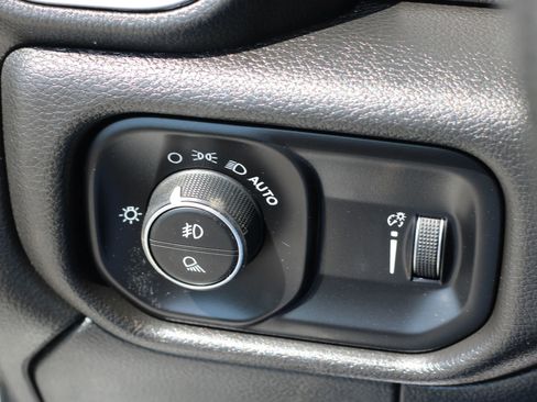 Used 2023 RAM 2500 Big Horn w/ Cold Weather Group image 19