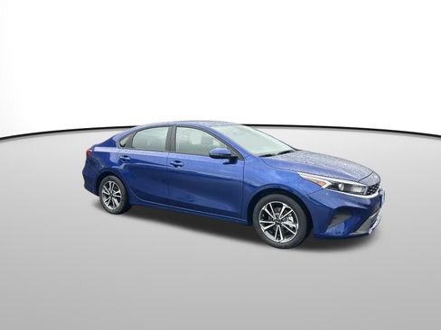 Used 2023 Kia Forte LXS w/ LXS Technology Package image 7