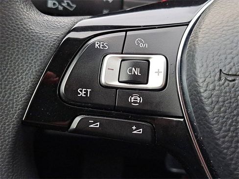 Used 2021 Volkswagen Tiguan S image 17