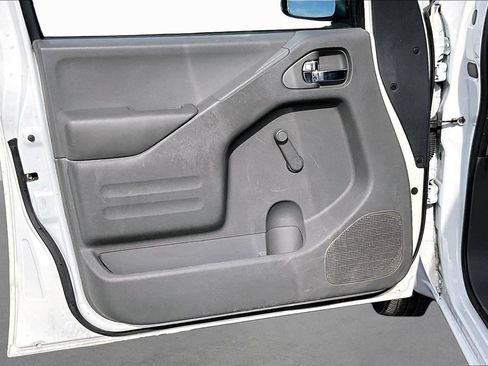 Used 2019 Nissan Frontier S RWD image 12