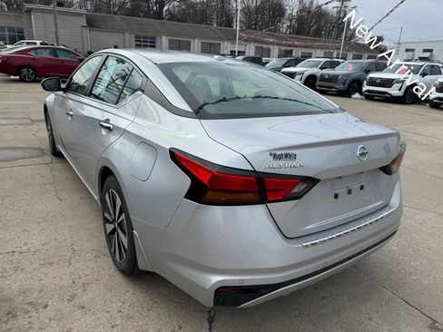 Used 2022 Nissan Altima 2.5 SV image 2