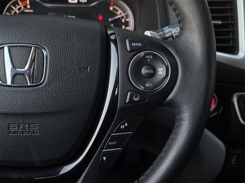 Used 2017 Honda Pilot Touring image 26