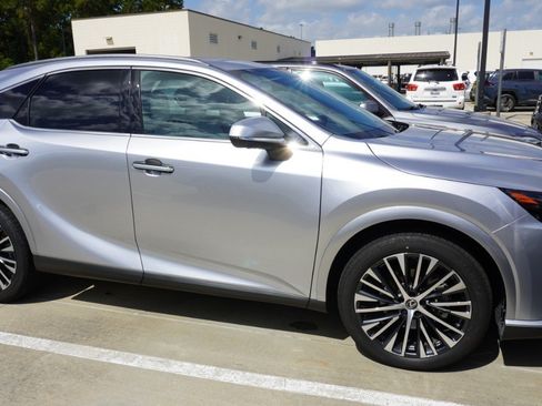 Used 2025 Lexus RX 350 Premium FWD image 3