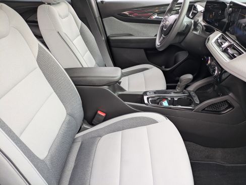 Used 2024 Chevrolet TrailBlazer LT w/ Driver Confidence Package image 12