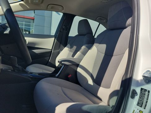 Used 2022 Toyota Corolla LE image 17