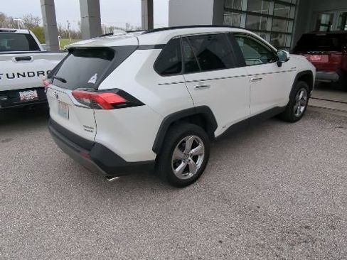 Used 2020 Toyota RAV4 Limited w/ Limited Grade Weather Package image 8