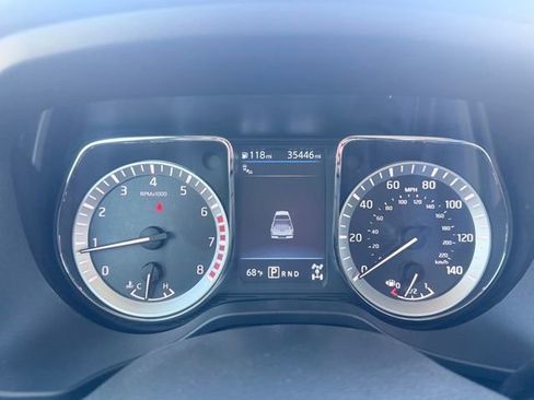 Used 2019 Nissan Titan SV w/ SV Convenience Package AWD/4WD image 12