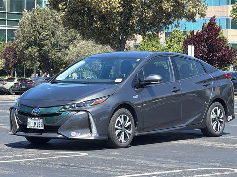 Used 2019 Toyota Prius Prime Premium image 8
