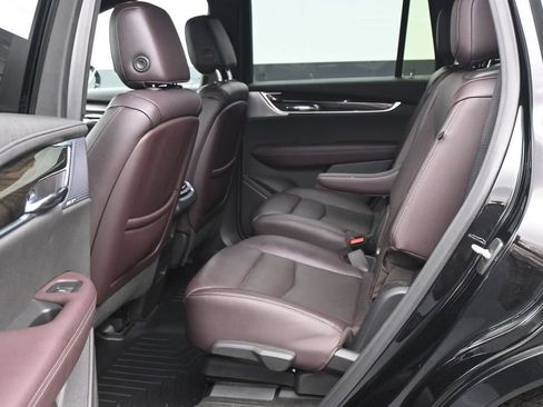 Used 2020 Cadillac XT6 Premium Luxury FWD image 12