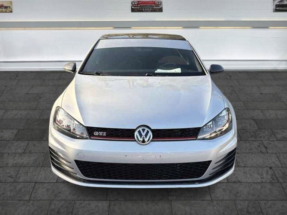 Used 2015 Volkswagen Golf 2-Door FWD image 2