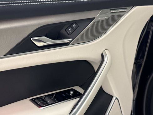 Certified 2026 Jaguar F-PACE R-Dynamic S AWD/4WD image 18