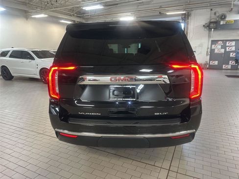 Used 2023 GMC Yukon XL SLT w/ SLT Premium Package AWD/4WD image 4