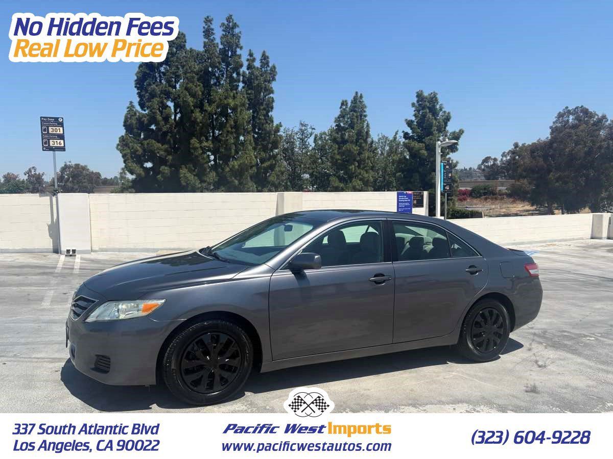 Used 2011 Toyota Camry LE FWD image 1