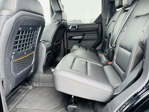 Used 2024 Ford Bronco Badlands image 29