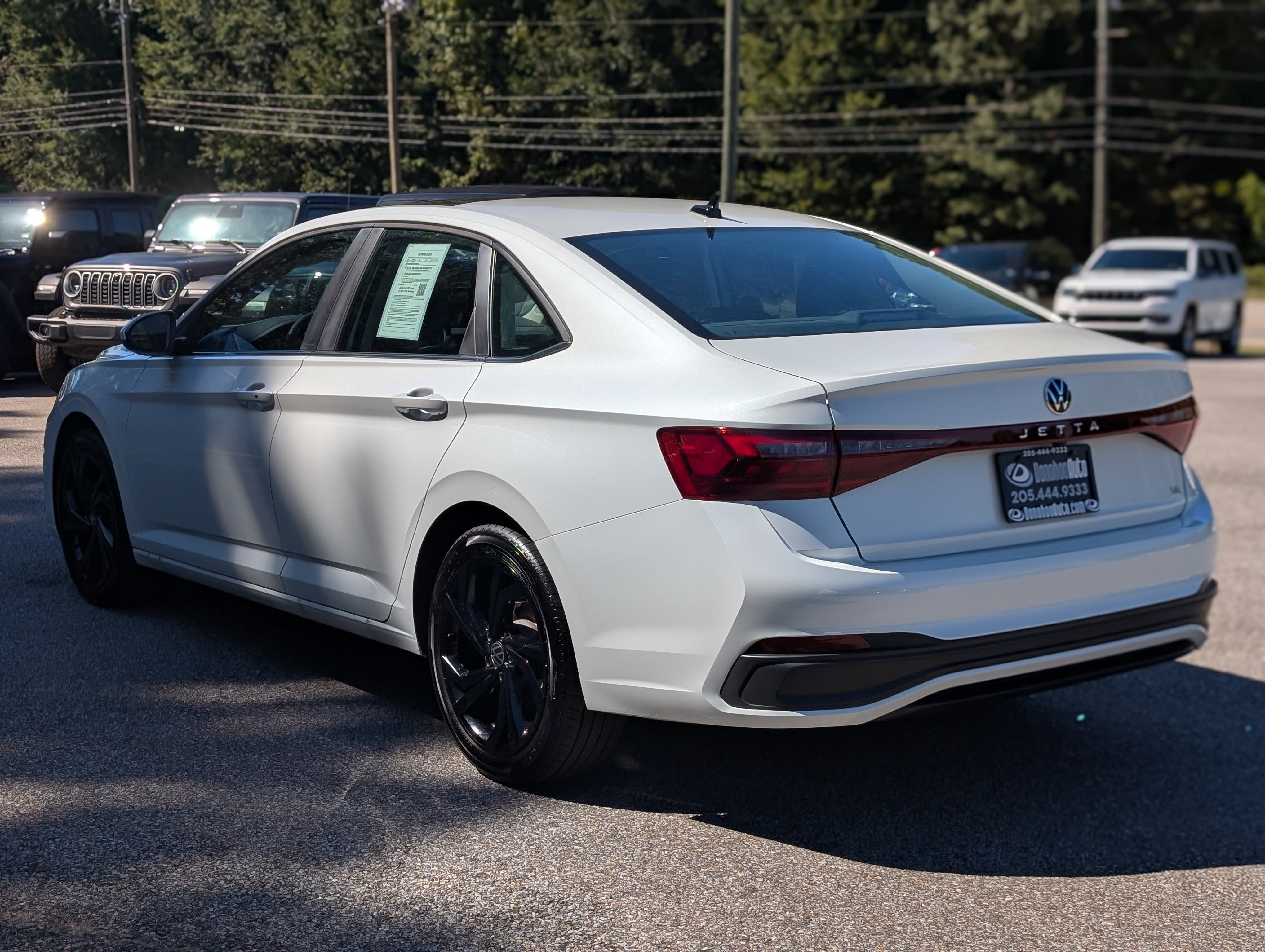Used 2026 Volkswagen Jetta SE FWD image 7