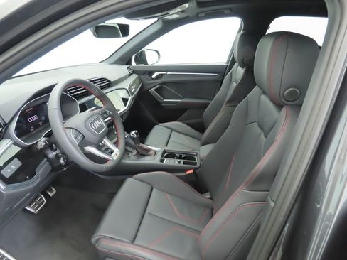 Used 2025 Audi Q3 2.0T Premium Plus w/ Premium Plus Package image 20