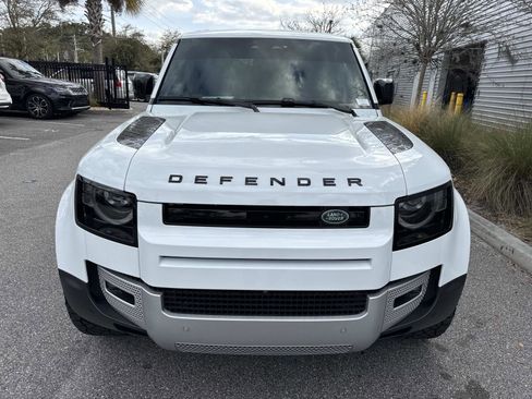 Used 2024 Land Rover Defender 110 S image 8