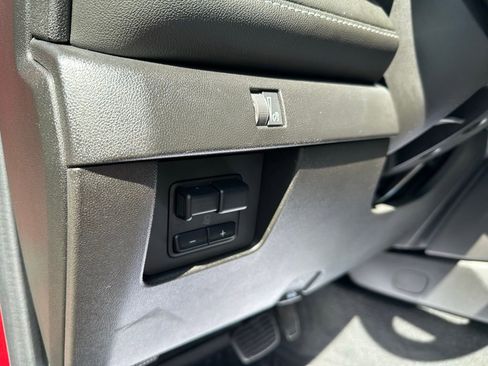 Used 2024 Chevrolet Colorado LT w/ LT Convenience Package II image 29