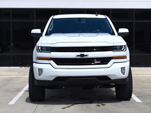 Used 2018 Chevrolet Silverado 1500 LT w/ All Star Edition image 3