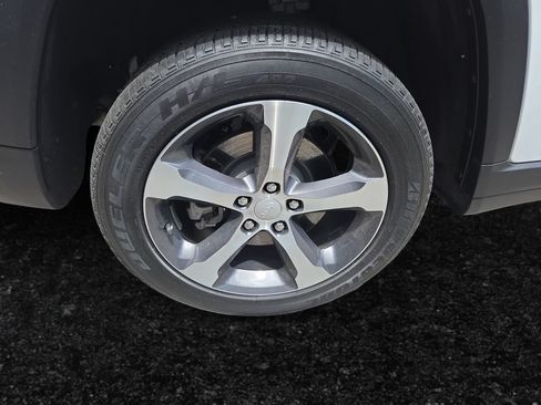 Certified 2023 Jeep Grand Cherokee 4WD 4xe w/ Luxury Tech Group II image 23