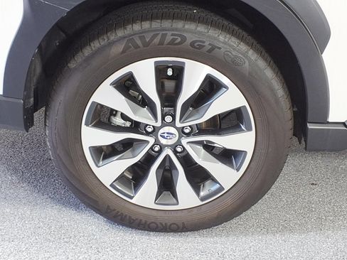 Used 2024 Subaru Outback Limited XT AWD/4WD image 3