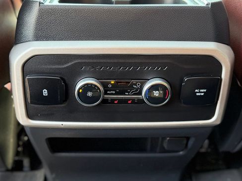 Used 2024 Ford Expedition Limited AWD/4WD image 9