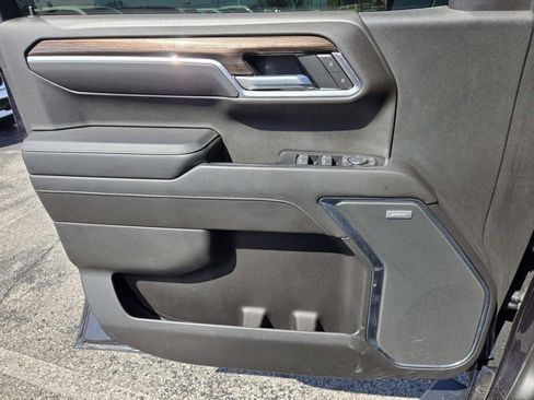 Used 2022 Chevrolet Silverado 1500 LT Trail Boss w/ LT Trail Boss Premium Package image 38