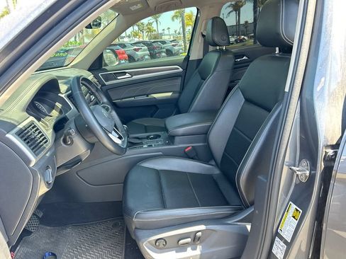 Used 2021 Volkswagen Atlas SE w/ Panoramic Sunroof Package FWD image 7
