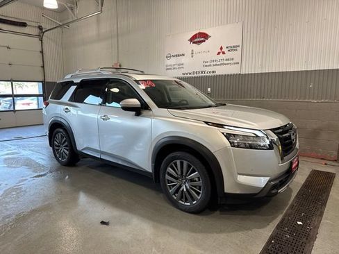 Certified 2024 Nissan Pathfinder SL w/ SL Premium Package AWD/4WD image 1