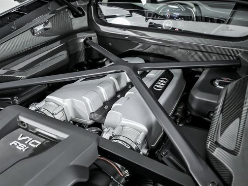 Used 2017 Audi R8 V10 plus image 17