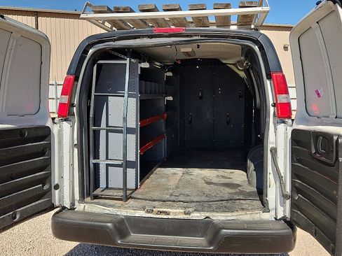 Used 2016 Chevrolet Express 2500 image 8
