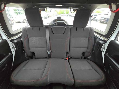 Used 2021 Jeep Wrangler Unlimited Rubicon AWD/4WD image 17