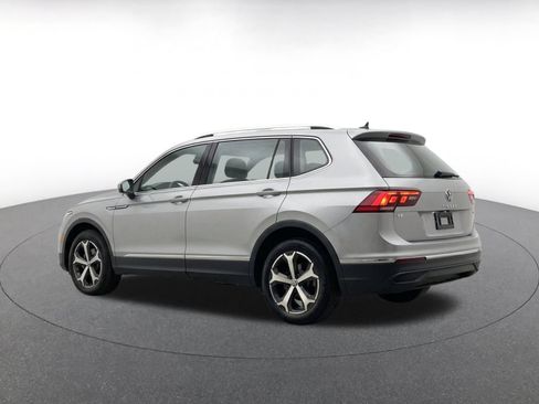 Used 2026 Volkswagen Tiguan SE AWD/4WD image 5