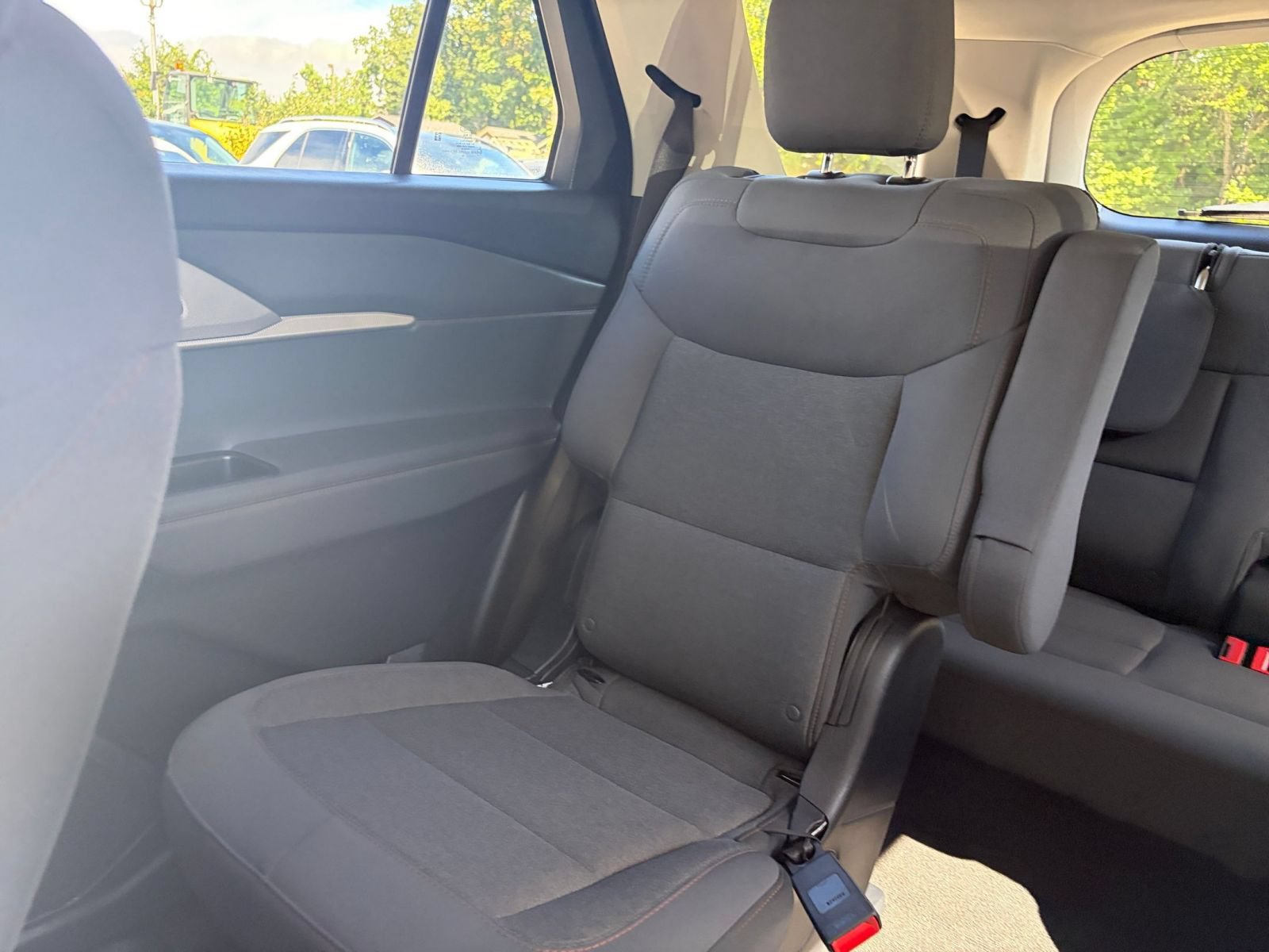Used 2026 Ford Explorer Active AWD/4WD image 39