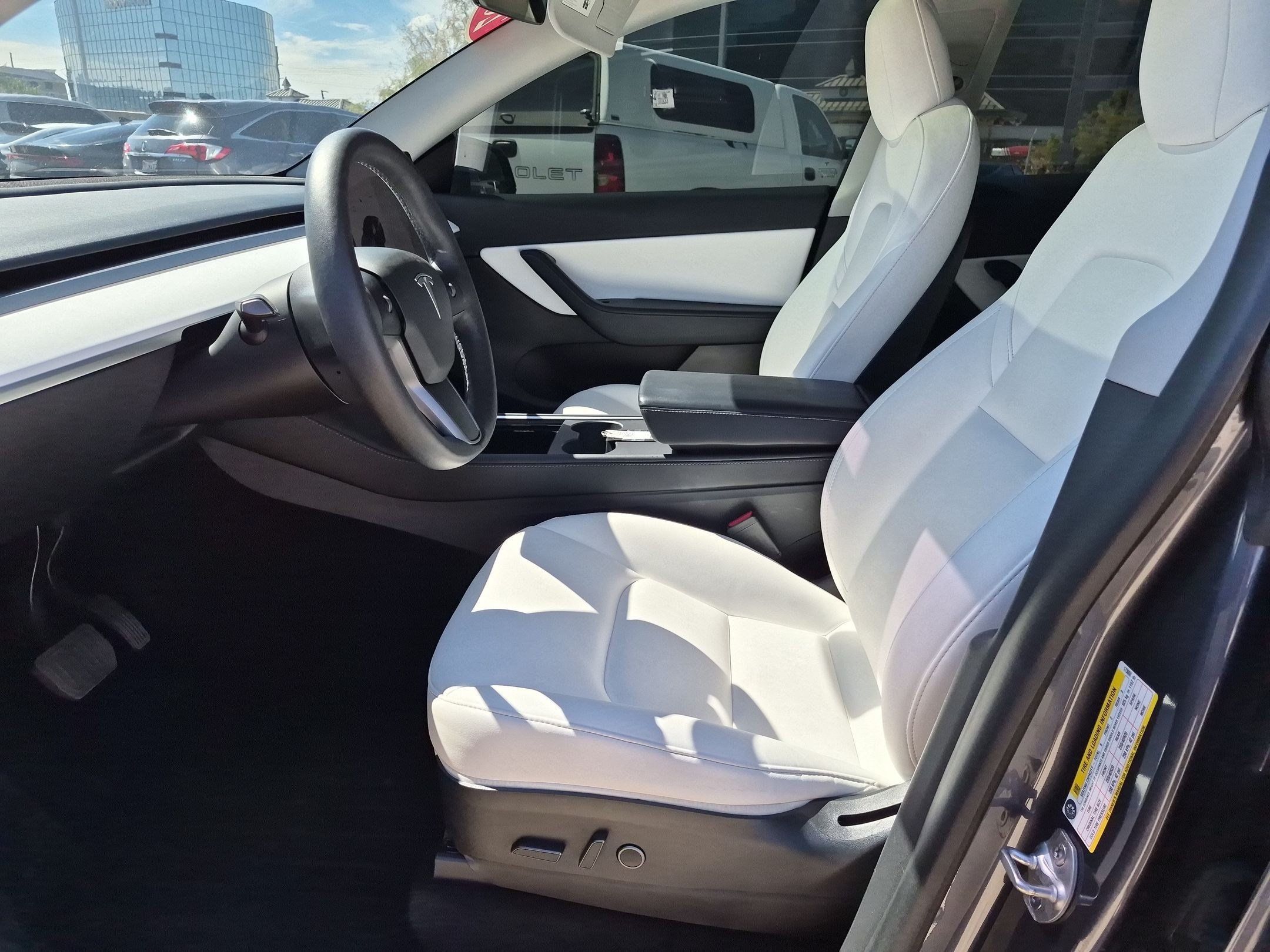 Used 2021 Tesla Model Y Long Range AWD/4WD image 24