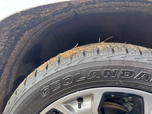 Used 2018 Chevrolet Tahoe LT image 34