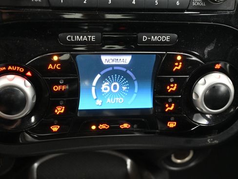 Used 2015 Nissan Juke SV image 18