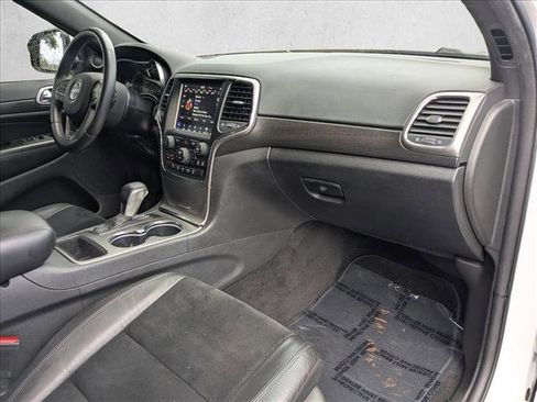 Used 2018 Jeep Grand Cherokee Altitude image 20