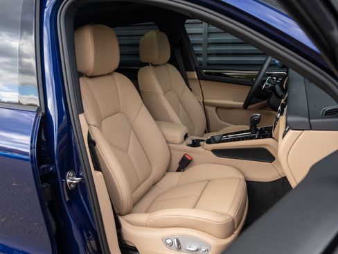 Certified 2026 Porsche Macan image 32