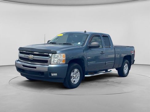 Used 2011 Chevrolet Silverado 1500 LT w/ All-Star Edition AWD/4WD image 3