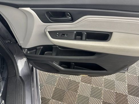 Used 2018 Honda Odyssey Touring image 21