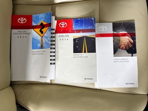 Used 2013 Toyota Avalon Limited image 40