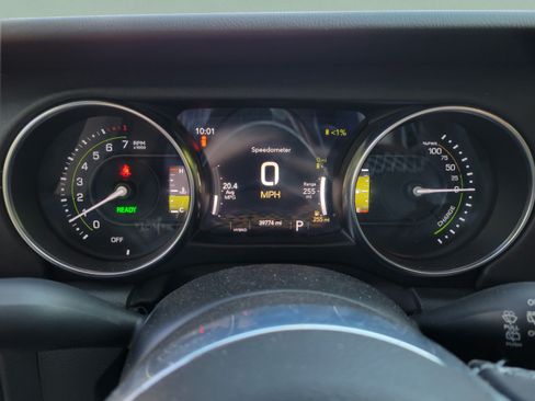 Used 2023 Jeep Wrangler Unlimited Sahara w/ Cold Weather Group AWD/4WD image 29